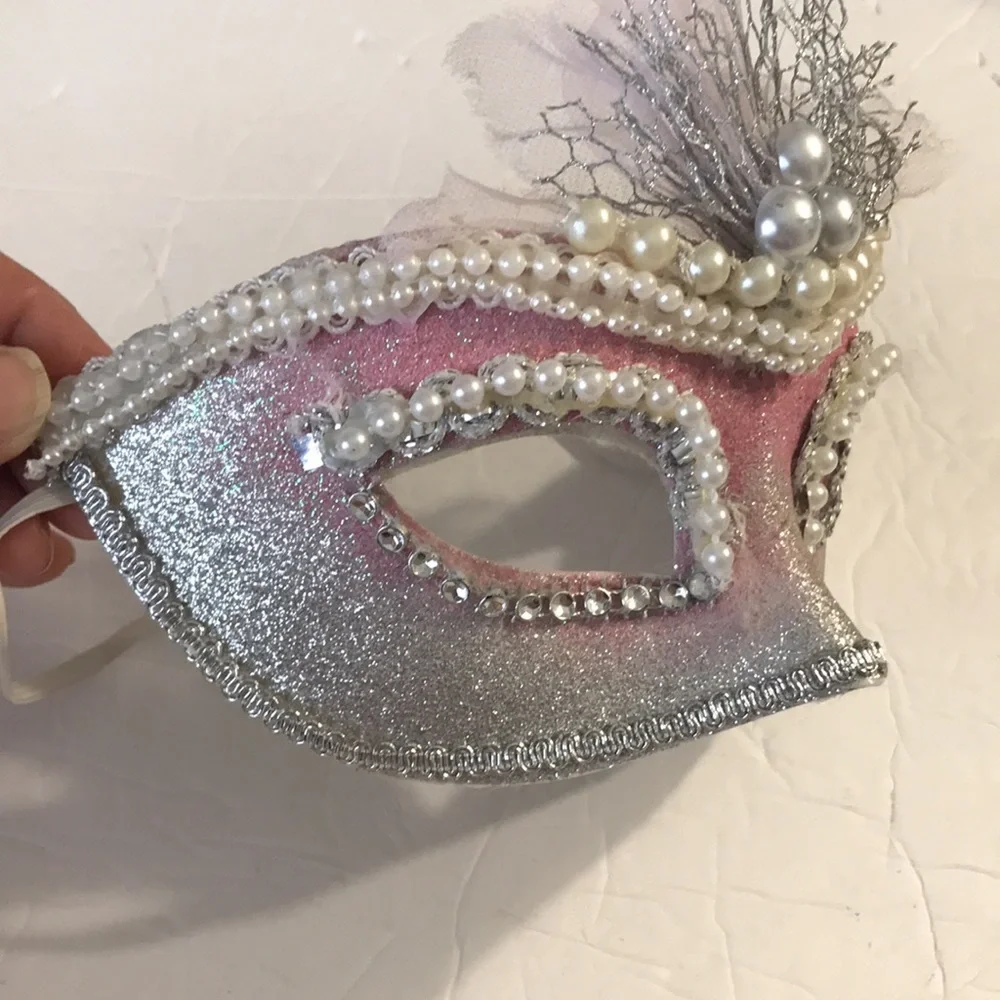 Women’s Glitter Mardi Gras Mask